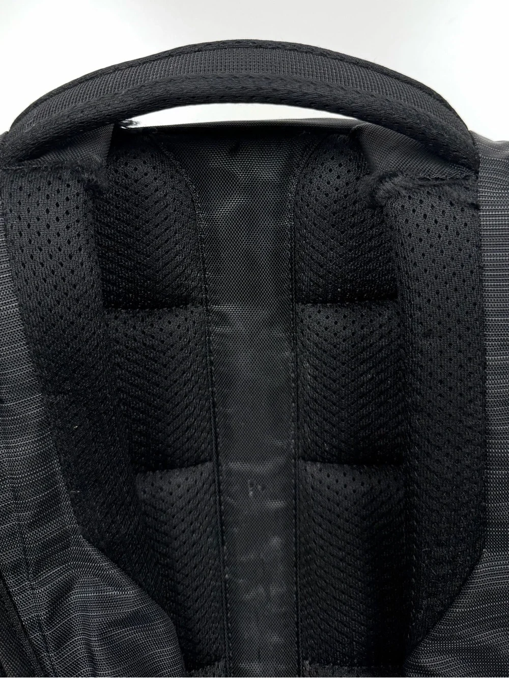 Thule Construct 28L Black Laptop Backpack Travel Work Commuter Bag